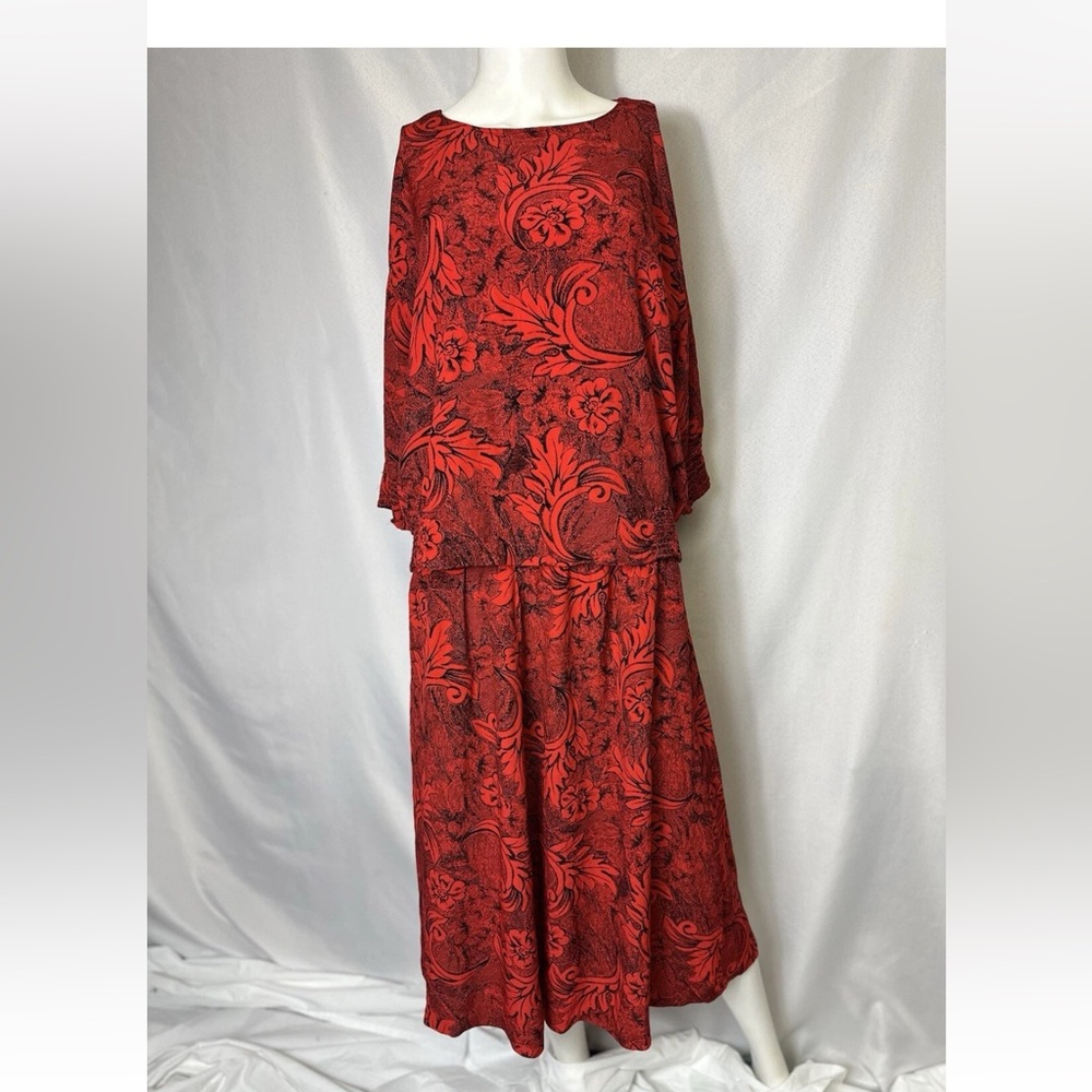 CAMPUS CASUALS OF CA BRAND SIZE LARGE VINTAGE SKIRT SET RED W BLACK FLORAL